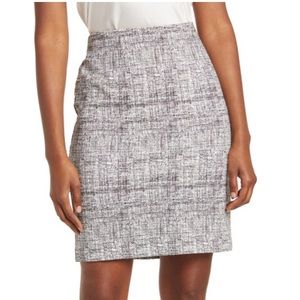 Amanda + Chelsea Pencil Skirt Medium NWT